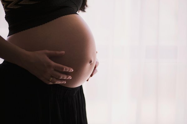How Can UK Pregnant Women Minimize Their Exposure to Environmental Toxins Found Commonly in Urban Areas?